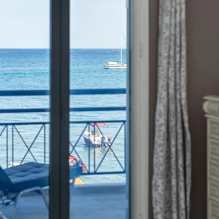George Beachfront