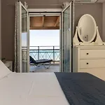 George Beachfront Apartment