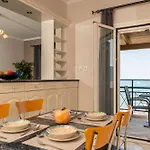 Apartment George Beachfront *