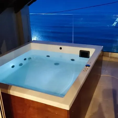 George Beachfront Apartment