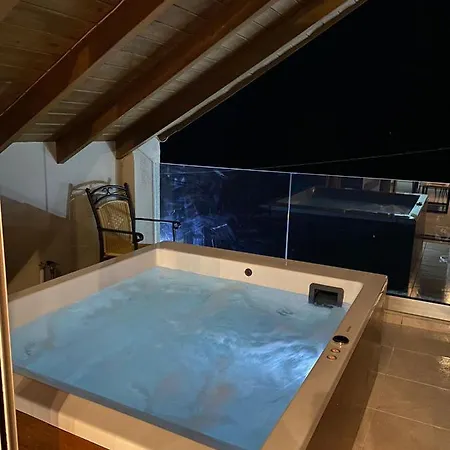 George Beachfront דירה