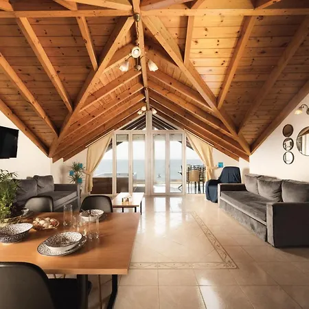 George Beachfront Apartment