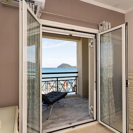 Apartment George Beachfront *