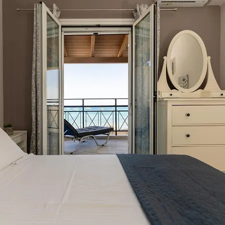 George Beachfront Apartment