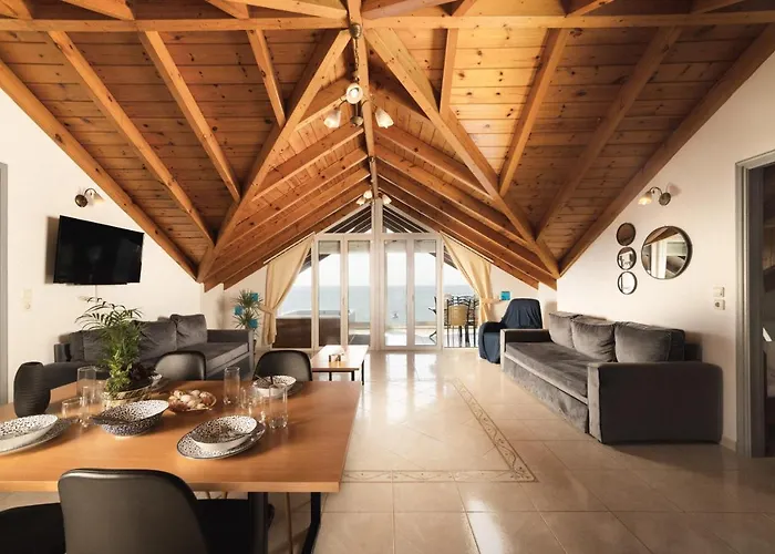 George Beachfront Apartament